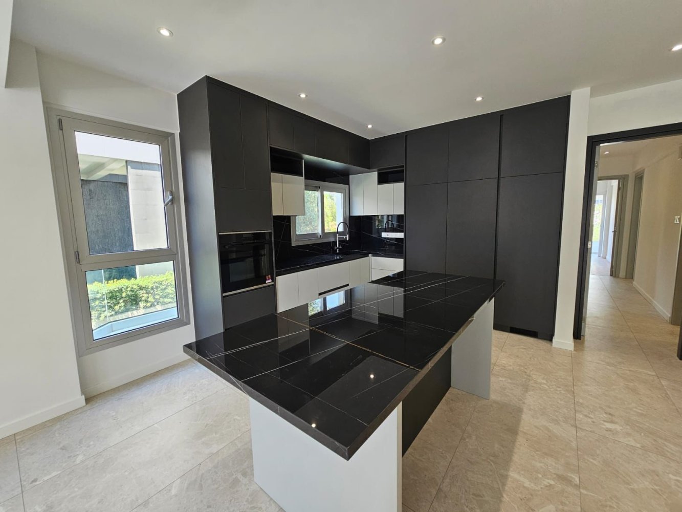 3 dormitorios Apartamento en Germasogeia, Limassol, Chipre No. 58973