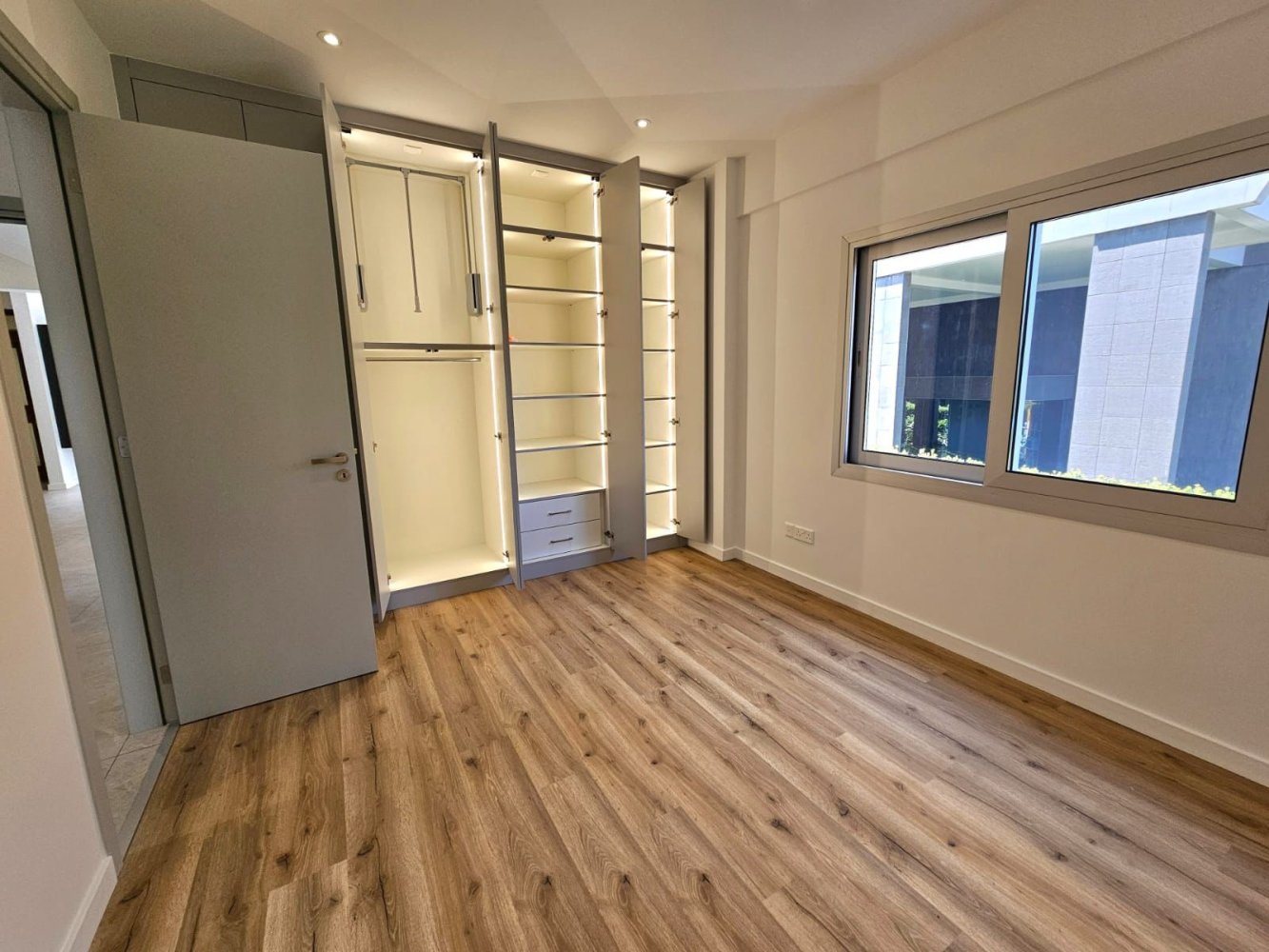 3 dormitorios Apartamento en Germasogeia, Limassol, Chipre No. 58973