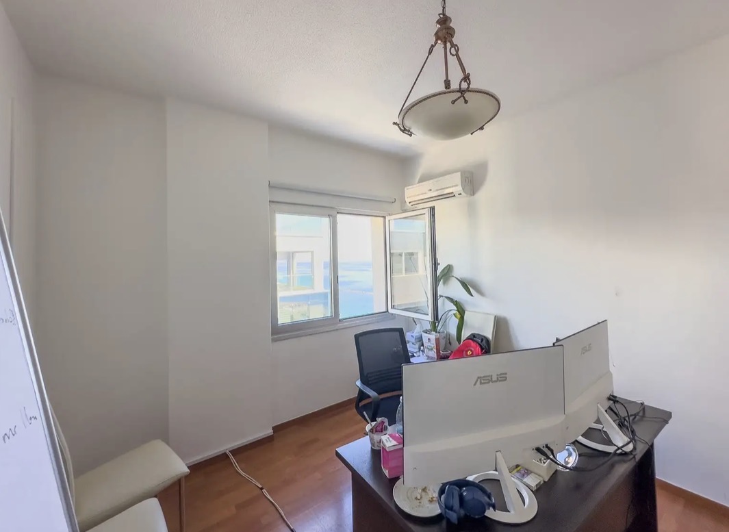 200m2 Commercial property in Limassol, Cyprus No. 62467