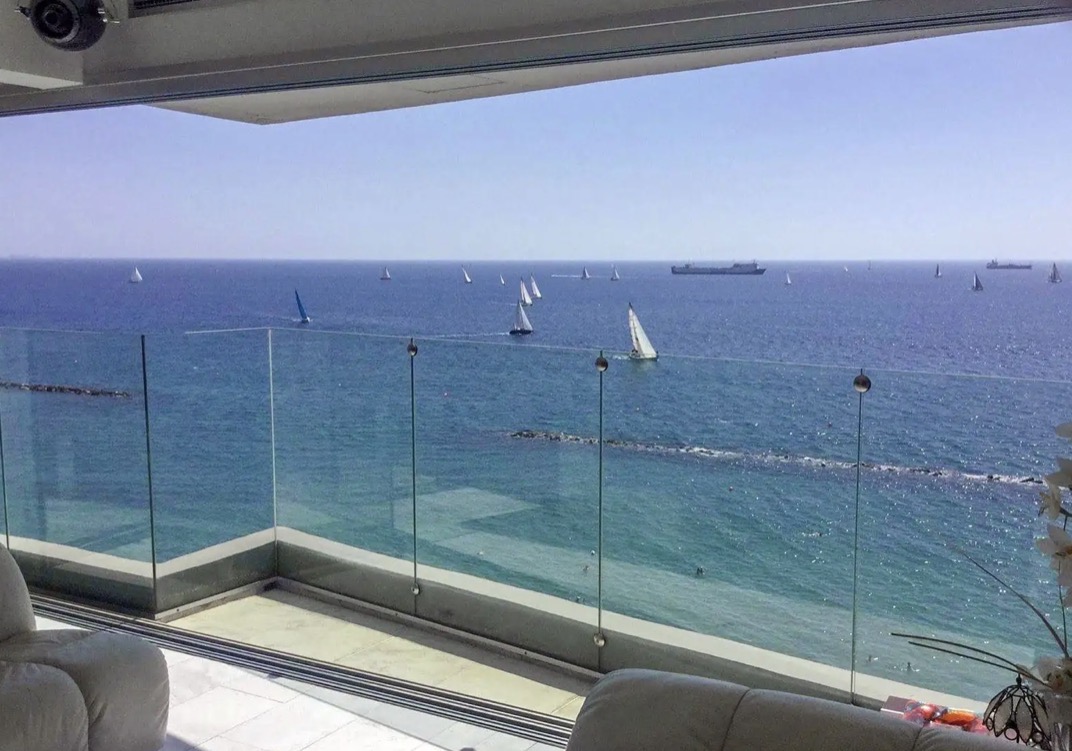 200m2 Commercial property in Limassol, Cyprus No. 62467