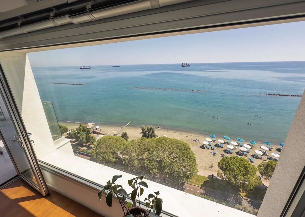 200m2 Commercial property in Limassol, Cyprus No. 62467
