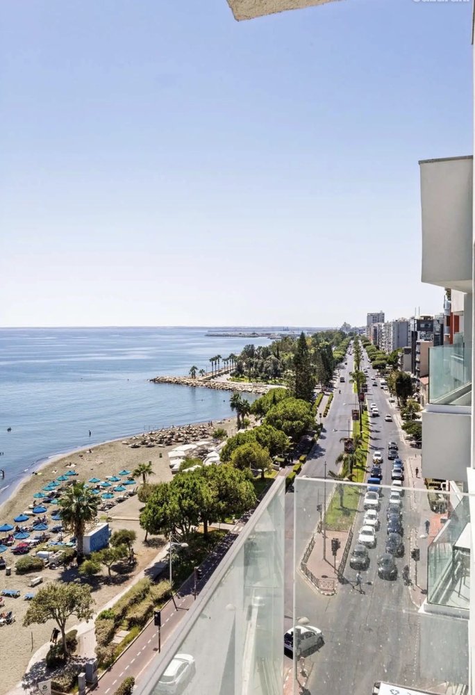 200m2 Commercial property in Limassol, Cyprus No. 62467