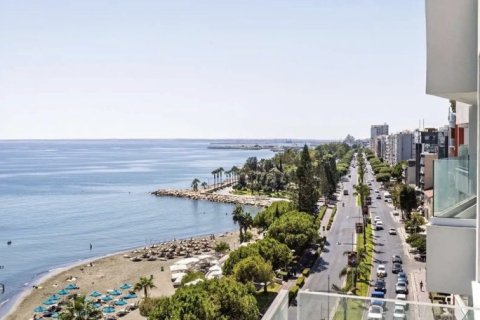 200m2 Commercial property in Limassol, Cyprus No. 62467