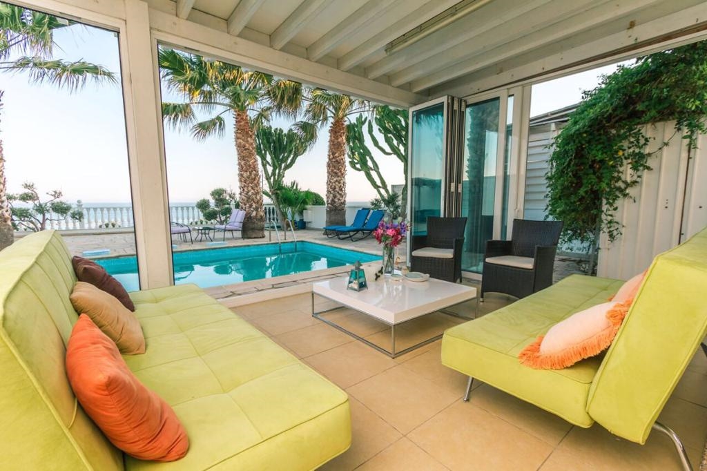 4 bedrooms Villa in Zygi, Larnaka, Cyprus No. 39564