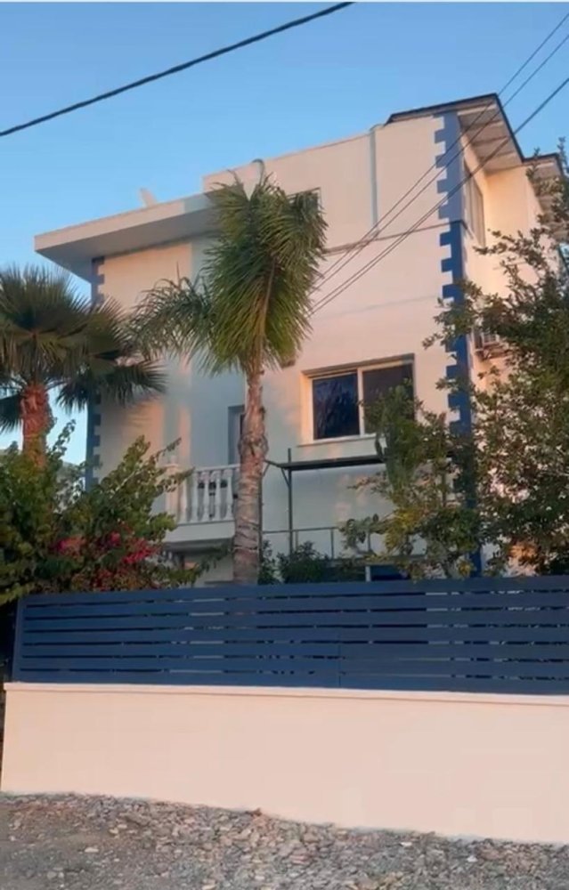 4 bedrooms Villa in Zygi, Larnaka, Cyprus No. 39564