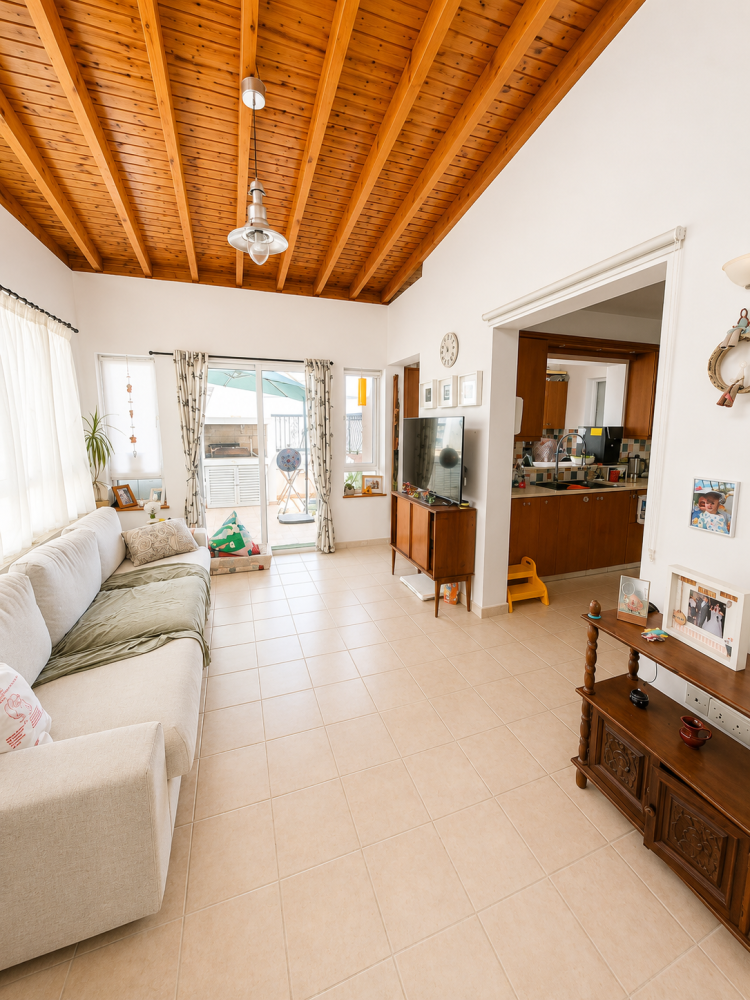 3 bedrooms Apartment in Larnaca, Larnaka, Cyprus No. 62478