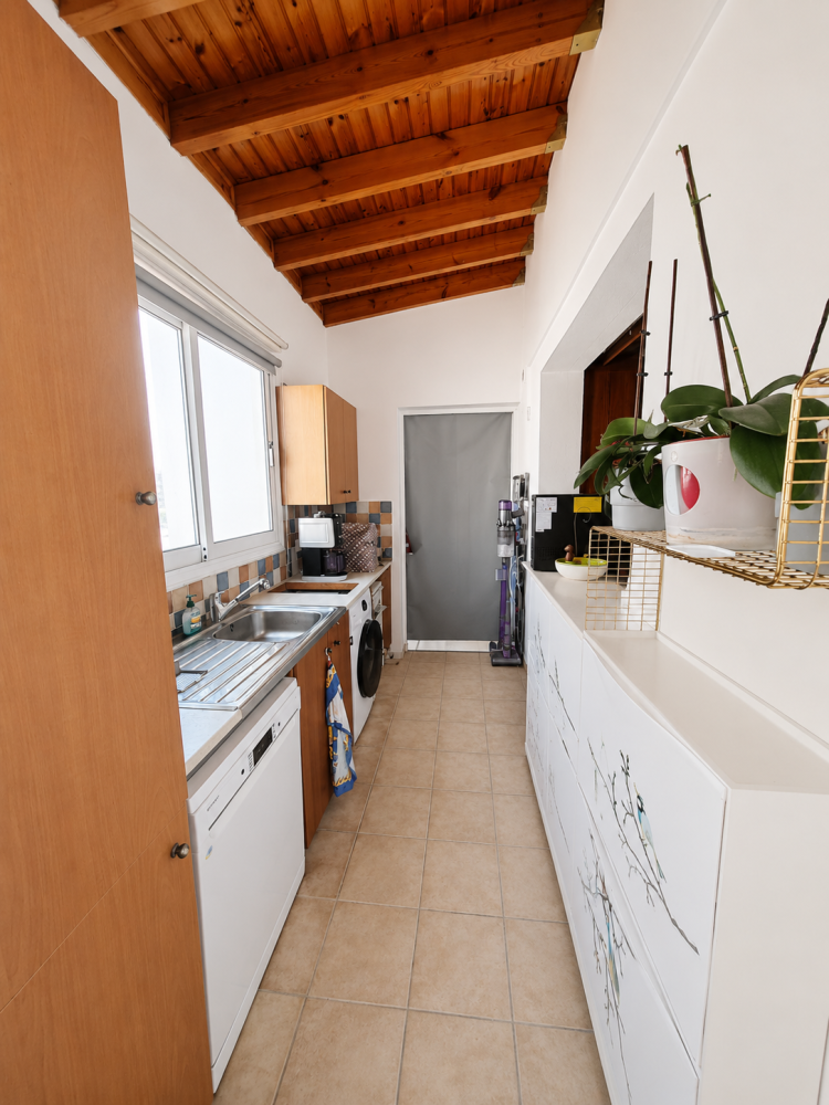 3 bedrooms Apartment in Larnaca, Larnaka, Cyprus No. 62478
