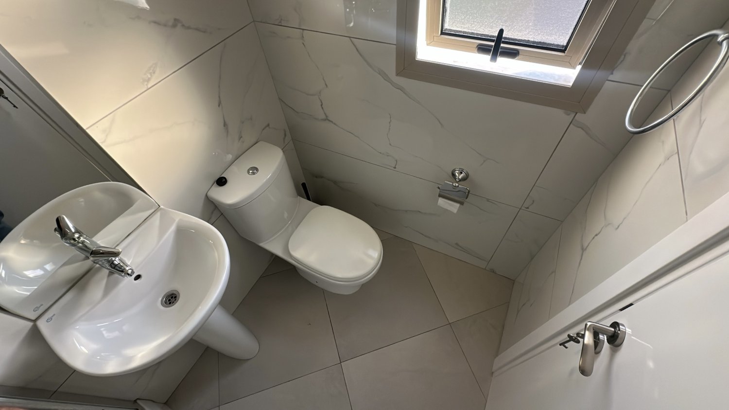 3 dormitorios Apartamento en Paphos, Chipre No. 60872