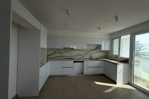 Квартира с 3 спальнями в Ларнака, Кипр № 58533