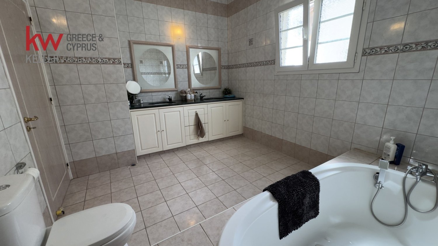 4 chambres Villa à Larnaca, Larnaka, Chypre No. 52268