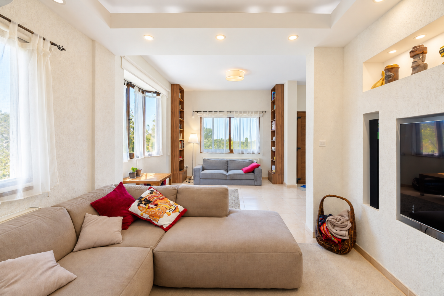 4 bedrooms Villa in Mouttagiaka, Limassol, Cyprus No. 62573