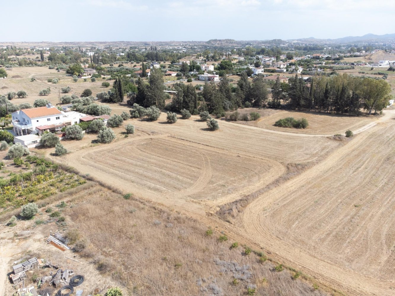 3178m2 Terreno en Ergates, Nicosia, Chipre No. 65539