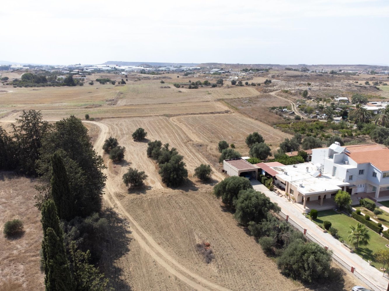 3178m2 Terreno en Ergates, Nicosia, Chipre No. 65539
