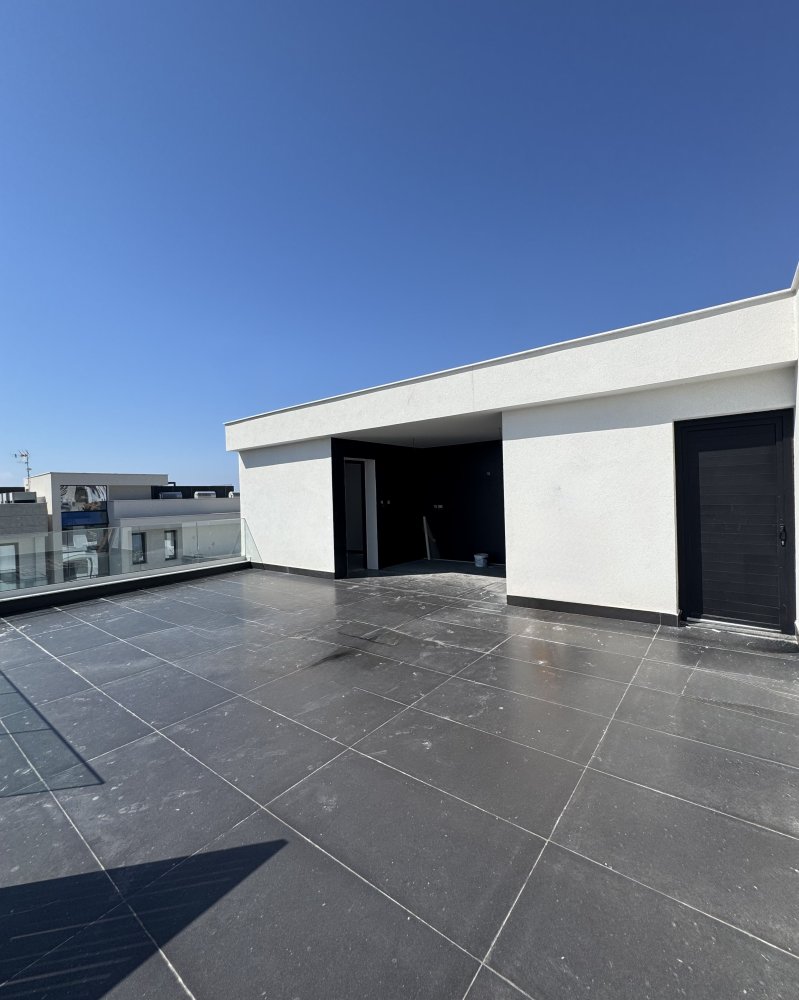 3 bedrooms Penthouse in Germasogeia, Limassol, Cyprus No. 62303