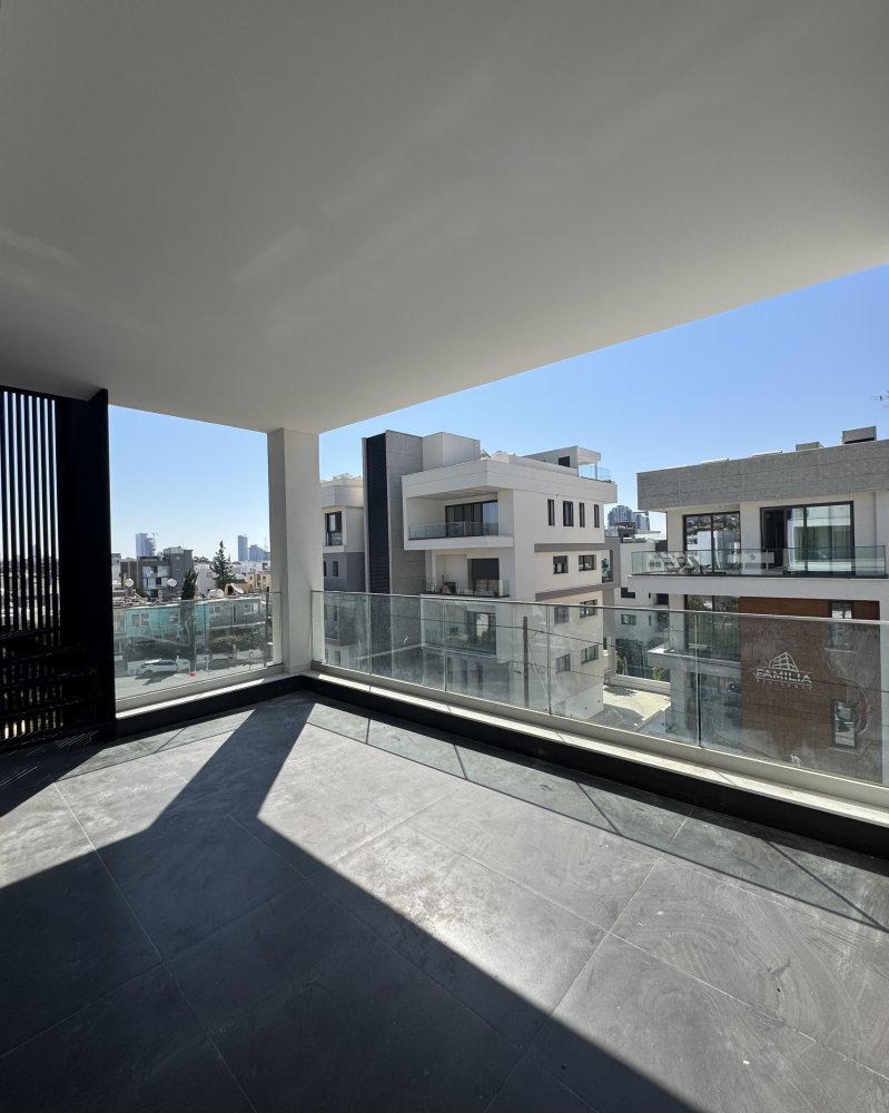 3 bedrooms Penthouse in Germasogeia, Limassol, Cyprus No. 62303