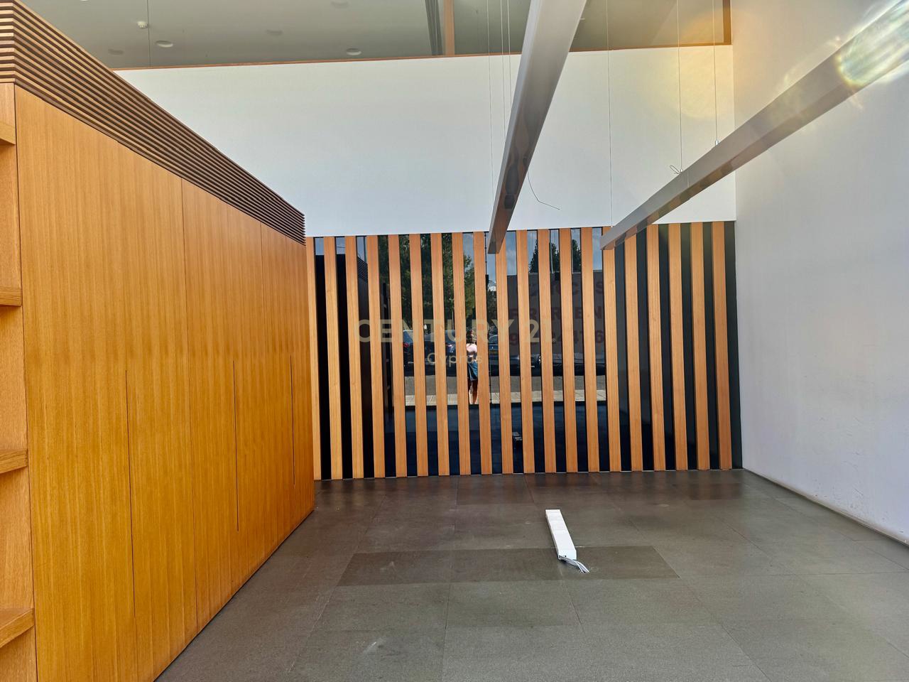 870m2 Oficina en Agios Athanasios, Limassol, Chipre No. 58886