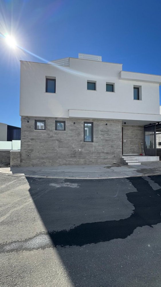 3 bedrooms Villa in Chloraka, Paphos, Cyprus No. 61333