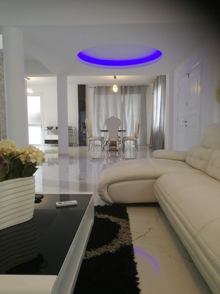 5 bedrooms Villa in Germasogeia, Limassol, Cyprus No. 60935