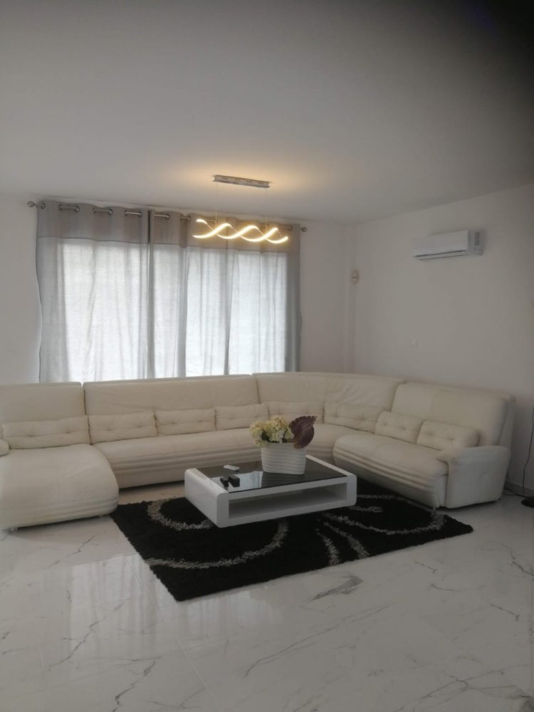 5 bedrooms Villa in Germasogeia, Limassol, Cyprus No. 60935