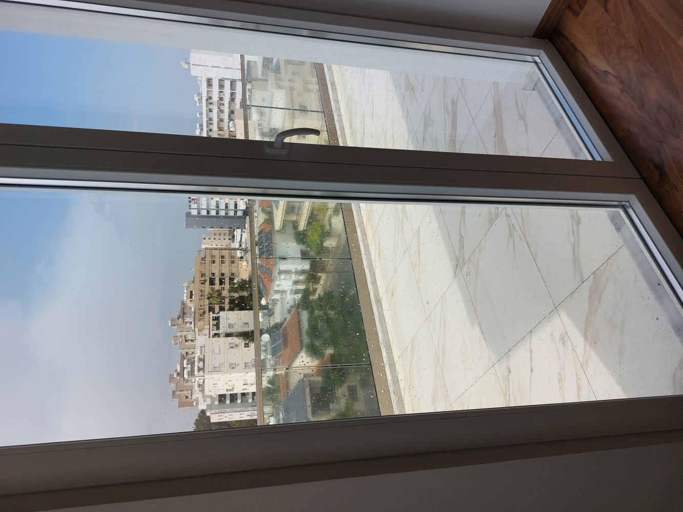 3 bedrooms Apartment in Larnaca, Larnaka, Cyprus No. 60350