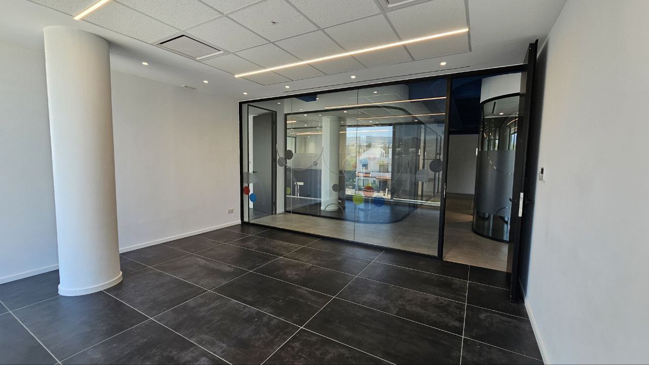 580m2 Office in Anavargos, Paphos, Cyprus No. 61050
