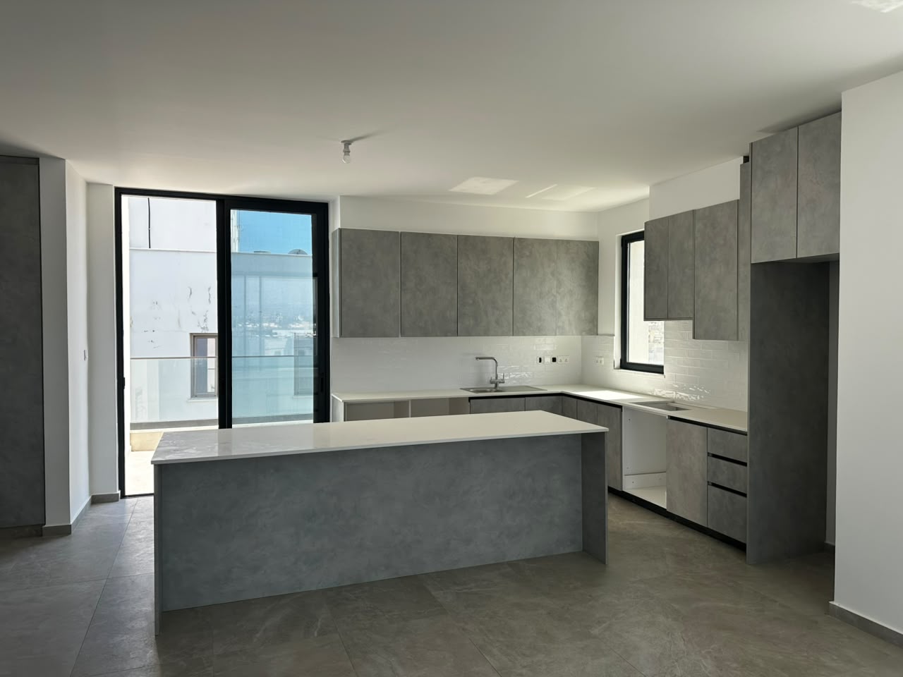 3 bedrooms Penthouse in Larnaca, Larnaka, Cyprus No. 62542