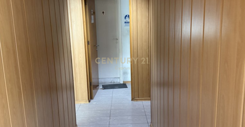 882m2 Oficina en Germasogeia, Limassol, Chipre No. 58870