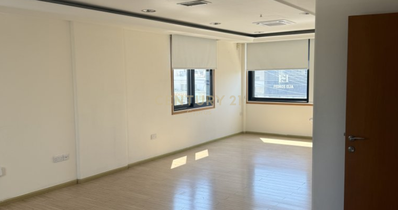 882m2 Oficina en Germasogeia, Limassol, Chipre No. 58870