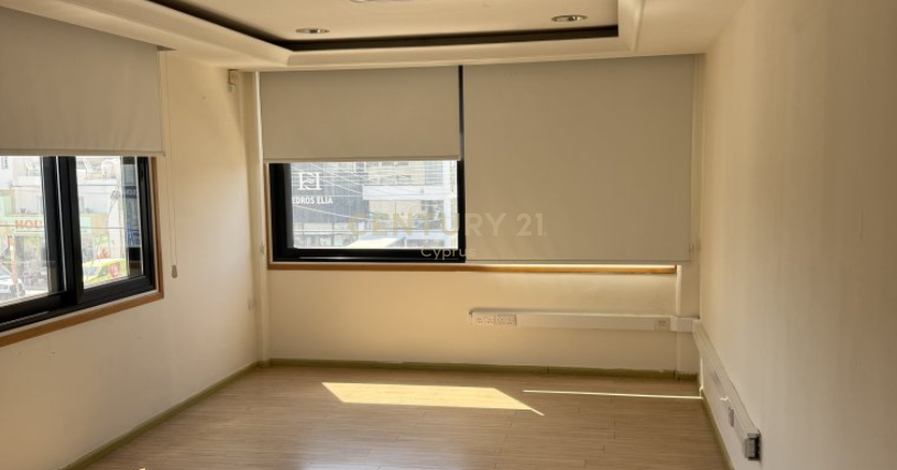 882m2 Oficina en Germasogeia, Limassol, Chipre No. 58870