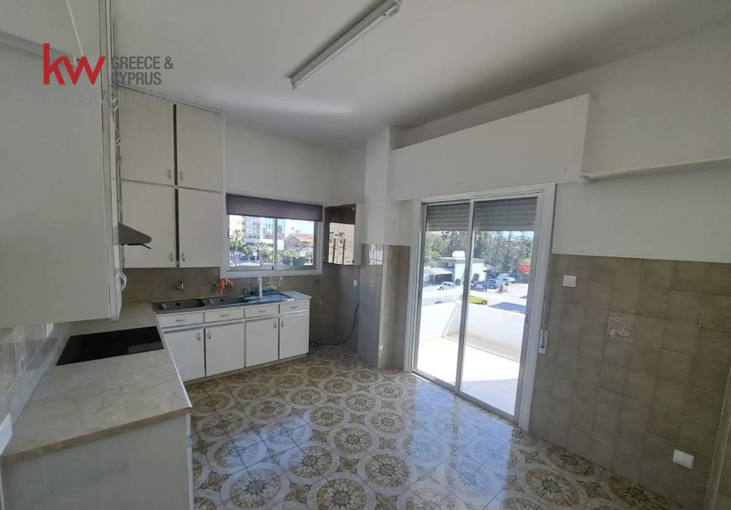 Квартира с 3 спальнями в Ларнака, Кипр № 39794
