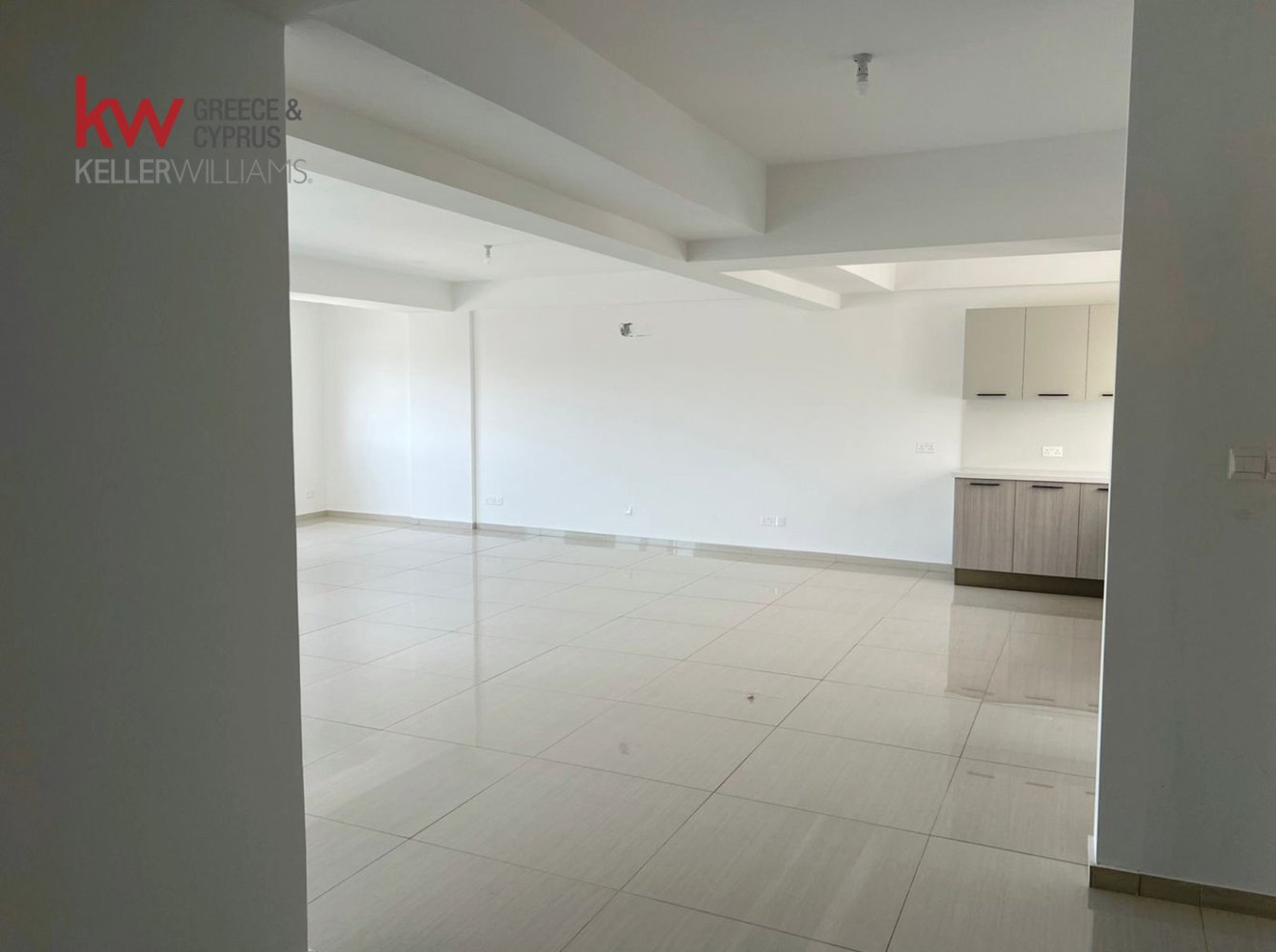 3 bedrooms Apartment in Larnaca, Larnaka, Cyprus No. 40406