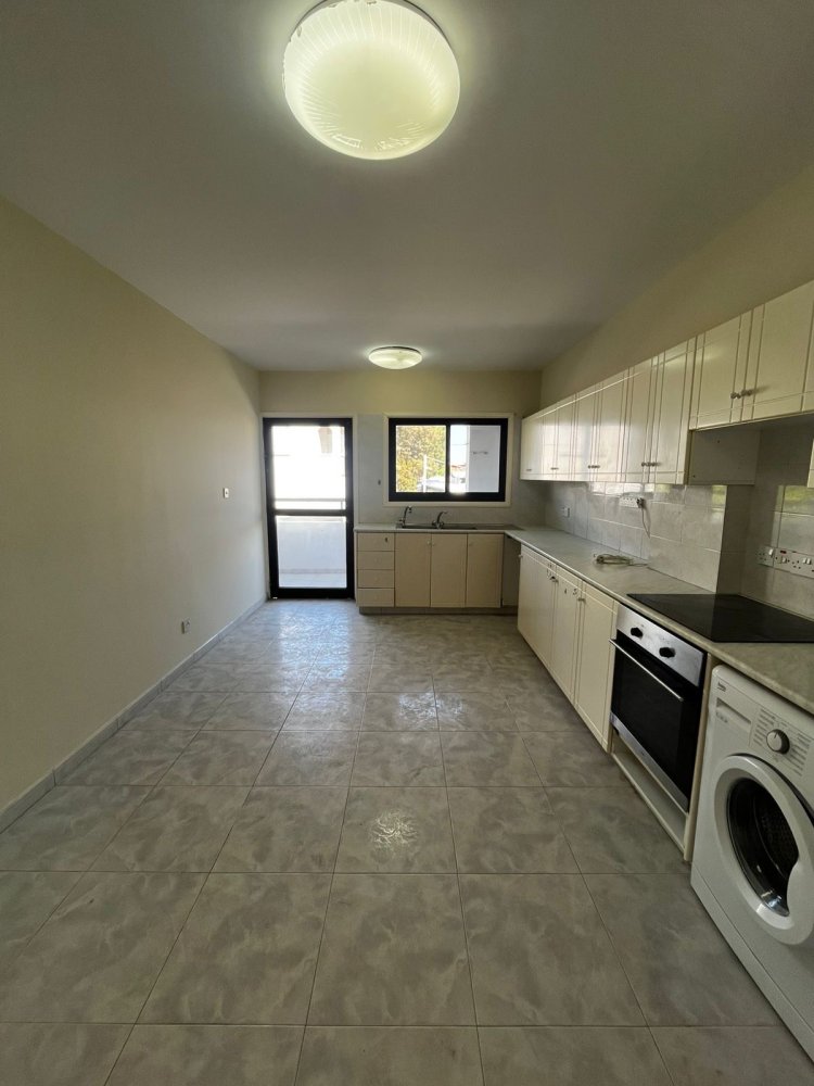Квартира с 3 спальнями в Арадипу, Ларнака, Кипр № 39818