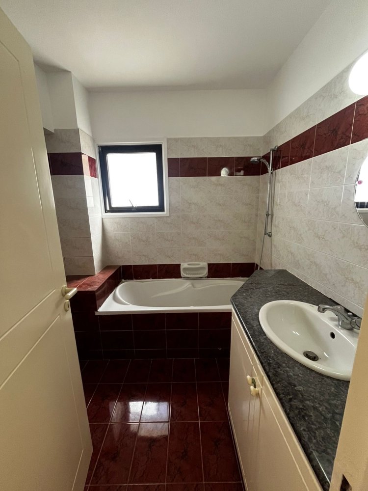 Квартира с 3 спальнями в Арадипу, Ларнака, Кипр № 39818