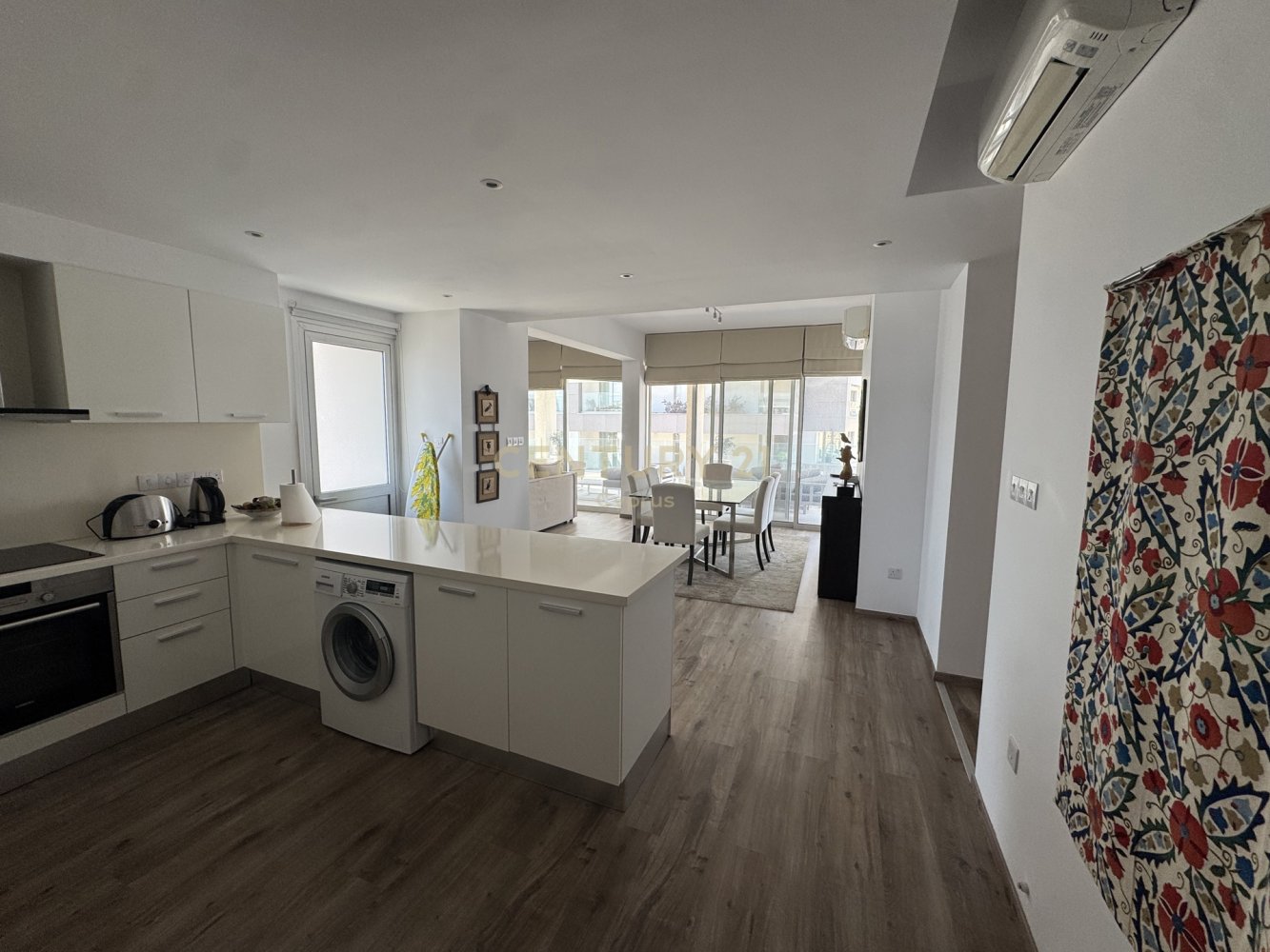 3 bedrooms Apartment in Germasogeia, Limassol, Cyprus No. 58897