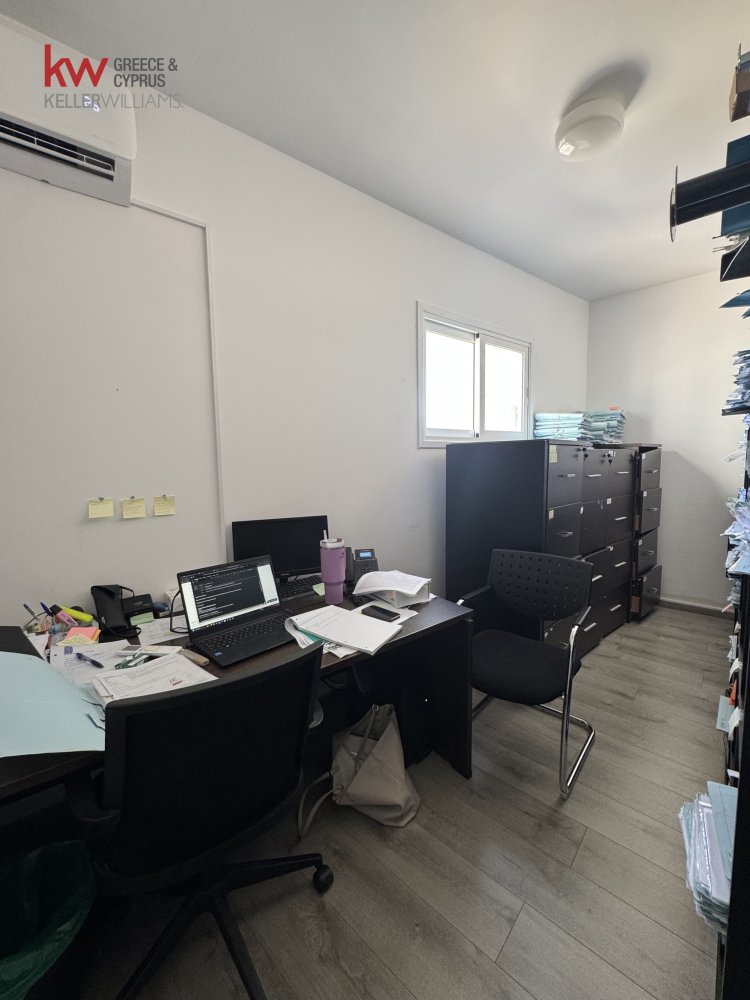116m2 Bureau à Larnaca, Larnaka, Chypre No. 40103