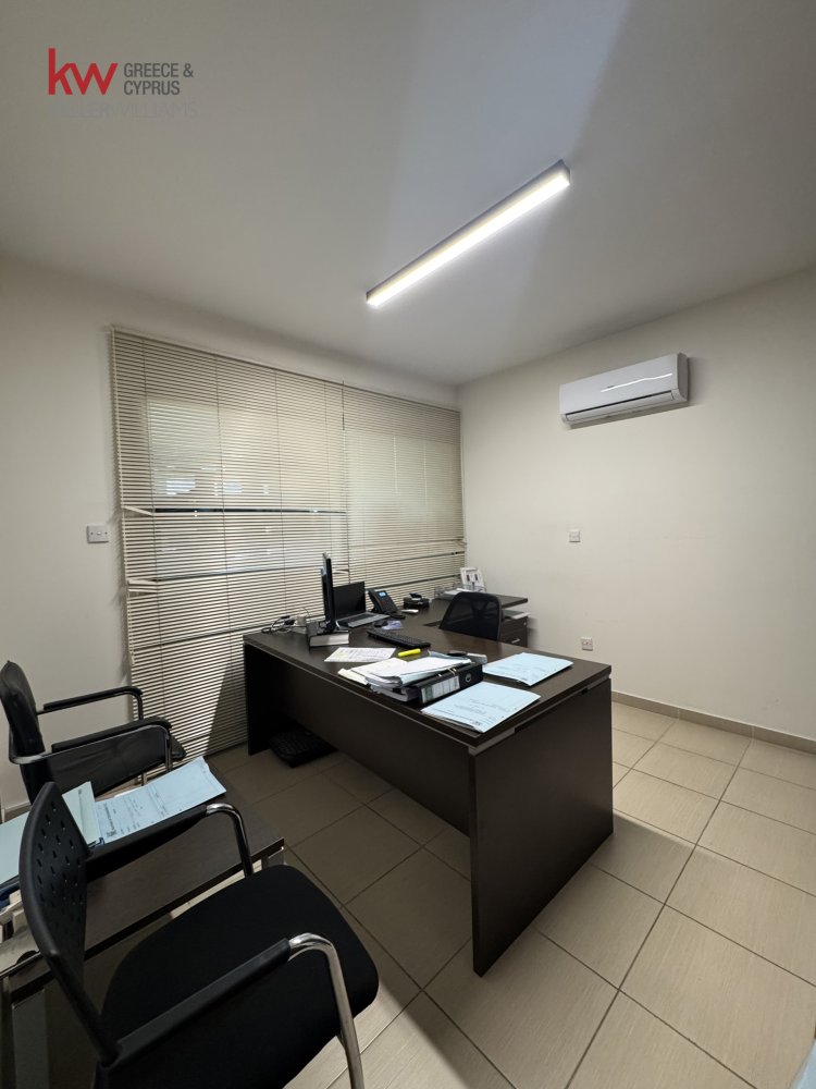 116m2 Bureau à Larnaca, Larnaka, Chypre No. 40103