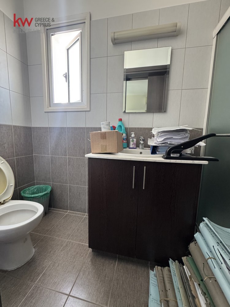 116m2 Bureau à Larnaca, Larnaka, Chypre No. 40103