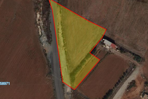 2271m2 Land in Tseri, Nicosia, Cyprus No. 40221