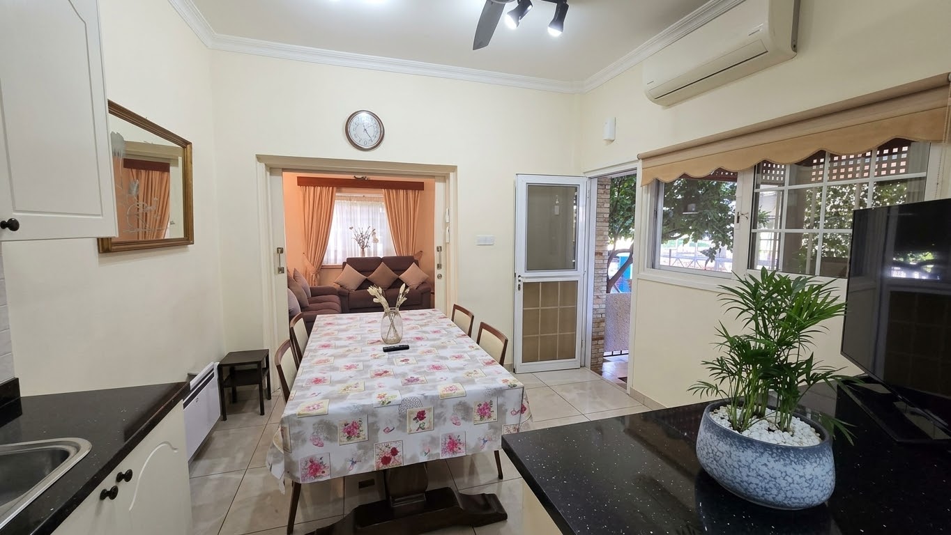 3 bedrooms Bungalow in Aradippou, Larnaka, Cyprus No. 62357