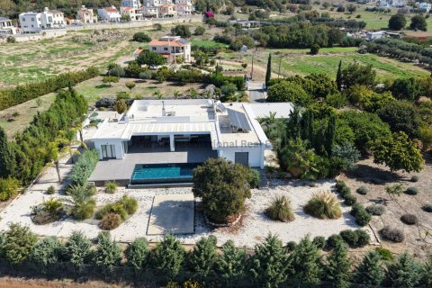 4 bedrooms Bungalow in Empa, Paphos, Cyprus No. 63423