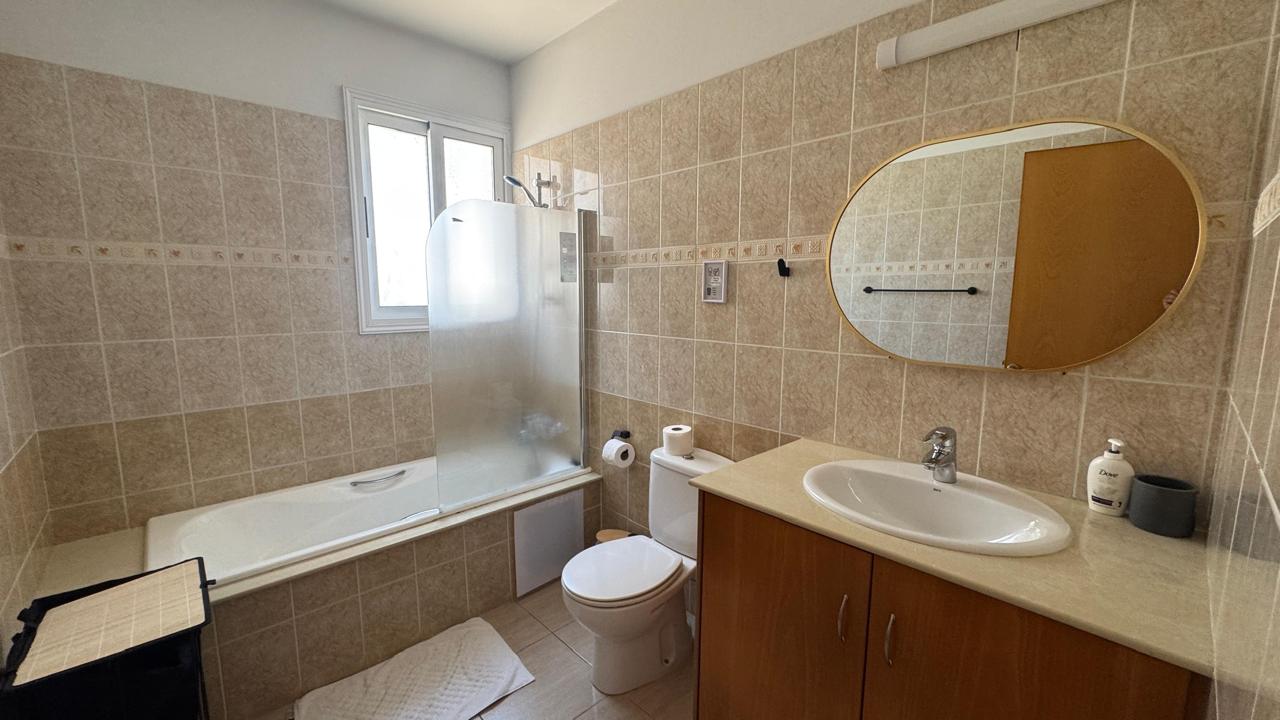 2 bedrooms Apartment in Larnaca, Larnaka, Cyprus No. 62544