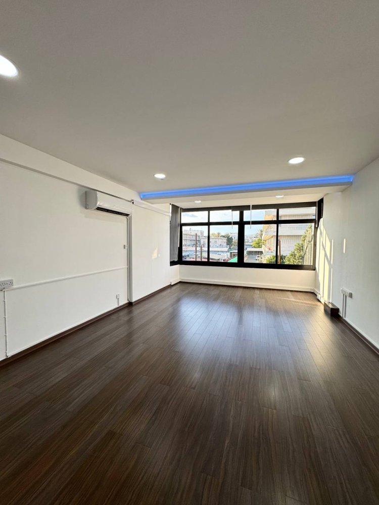 3 pièces Propriété commerciale à Limassol, Chypre No. 62637