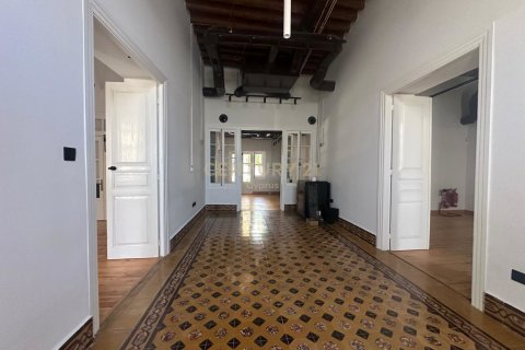 Офис 200м2 в Лимассол, Лимасол, Кипр № 59005