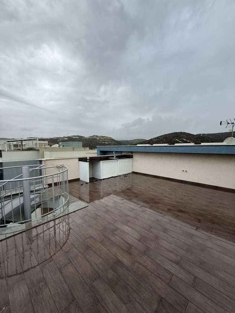 3 bedrooms Apartment in Parekklisia, Limassol, Cyprus No. 62266