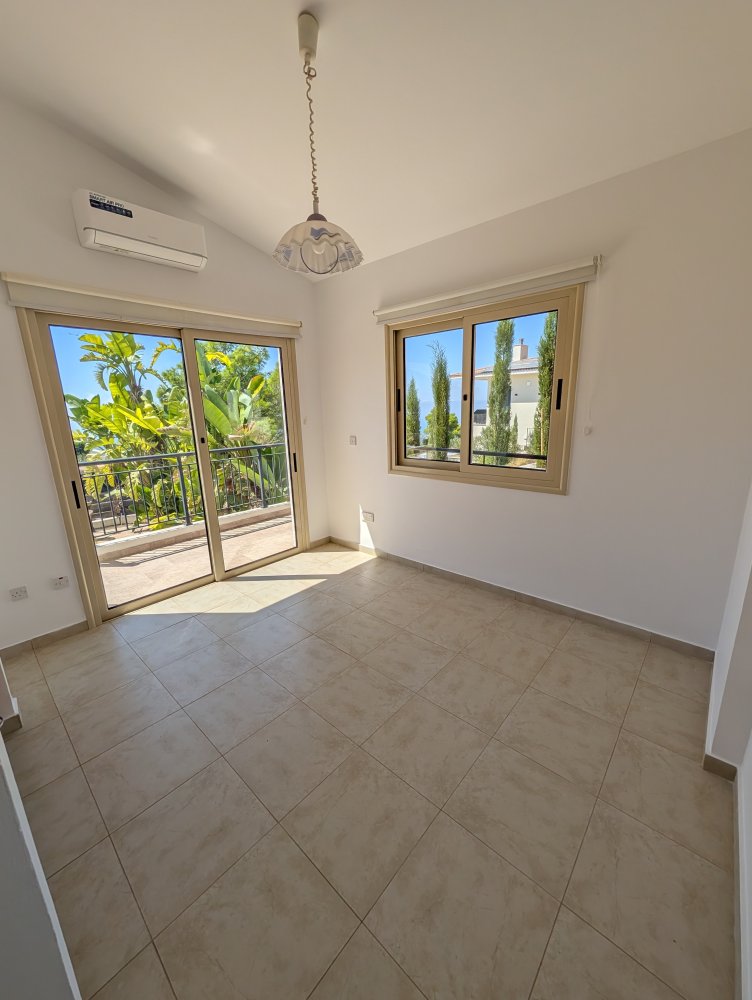 4 bedrooms Villa in Tala, Paphos, Cyprus No. 62106