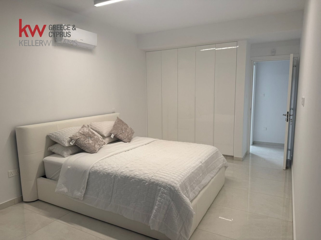 4 bedrooms Villa in Kissonerga, Paphos, Cyprus No. 61275