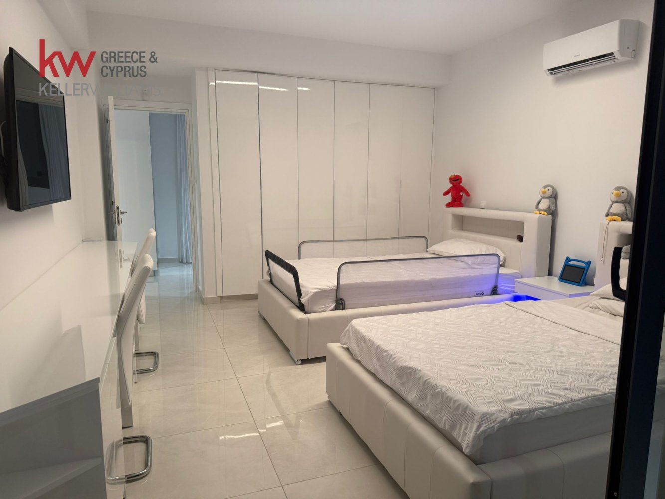 4 bedrooms Villa in Kissonerga, Paphos, Cyprus No. 61275