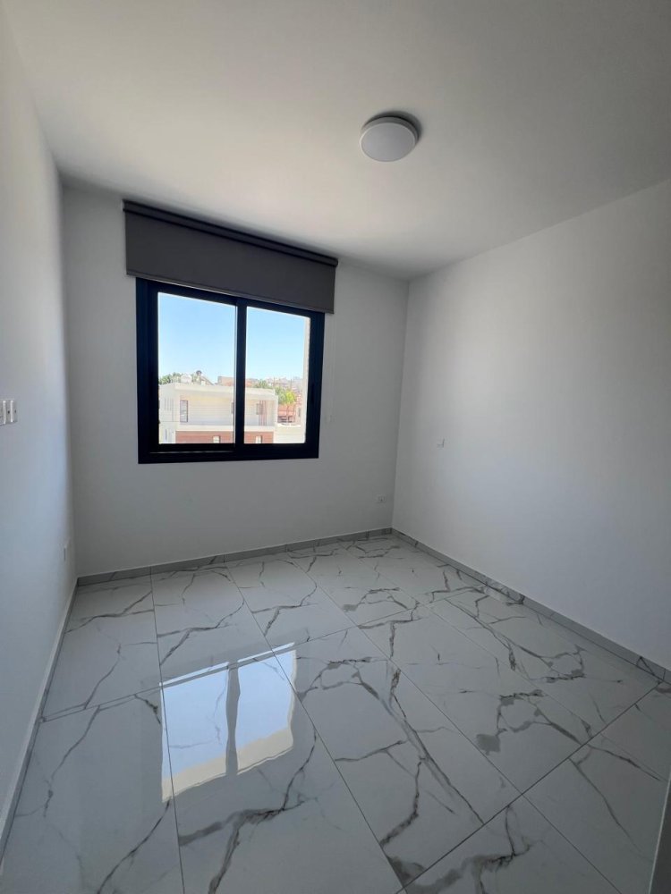 2 bedrooms Apartment in Larnaca, Larnaka, Cyprus No. 61494
