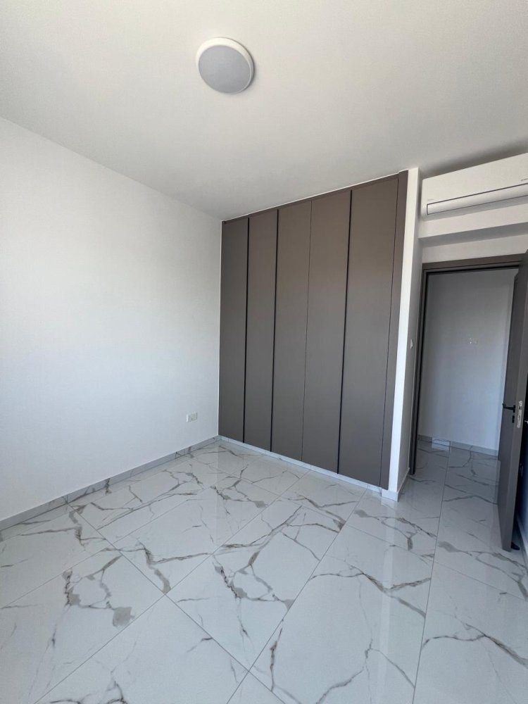 2 bedrooms Apartment in Larnaca, Larnaka, Cyprus No. 61494