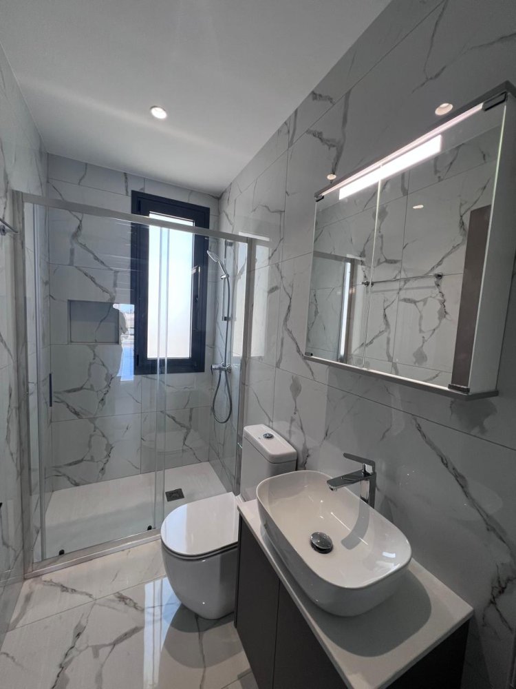 2 bedrooms Apartment in Larnaca, Larnaka, Cyprus No. 61494